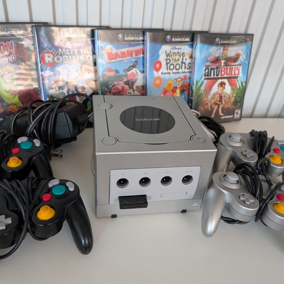 Nintendo Other - Lot Nintendo GameCube console + 4 Joysticks 🎮 + 5 video game cube